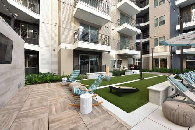 6400 Washington Avenue 603, Houston, TX 77007