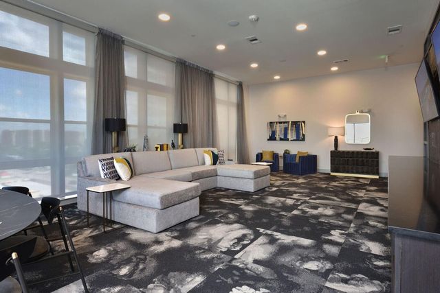 6400 Washington Avenue 603, Houston, TX 77007