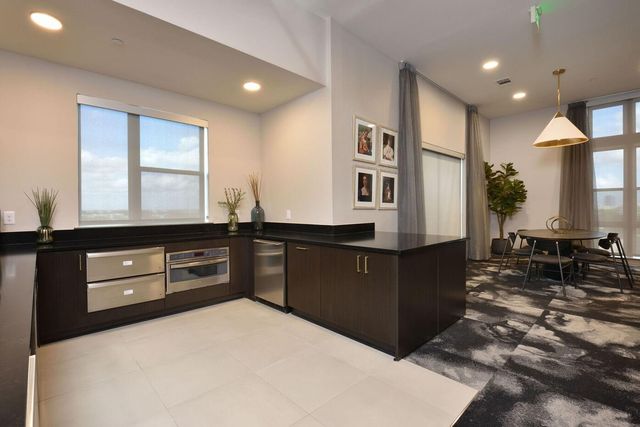 6400 Washington Avenue 603, Houston, TX 77007