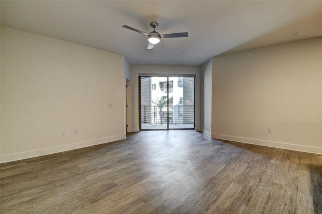 6400 Washington Avenue 603, Houston, TX 77007