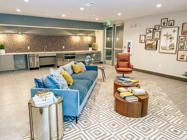 6400 Washington Avenue 603, Houston, TX 77007