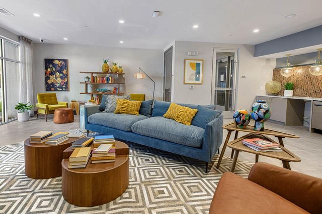 6400 Washington Avenue 603, Houston, TX 77007