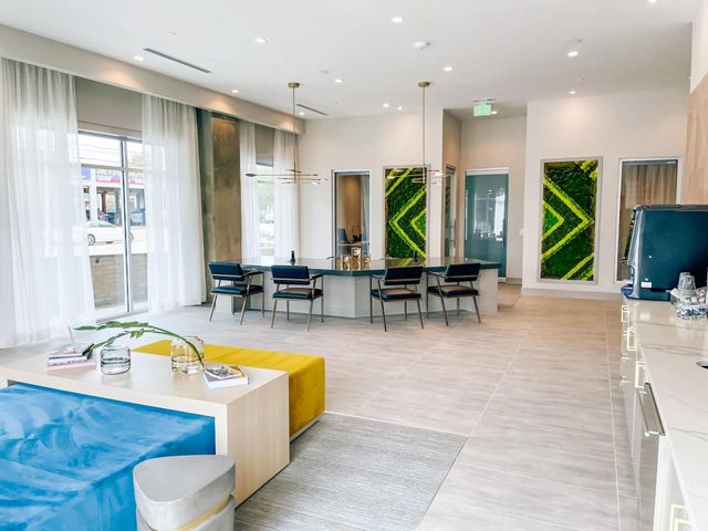 6400 Washington Avenue 603, Houston, TX 77007