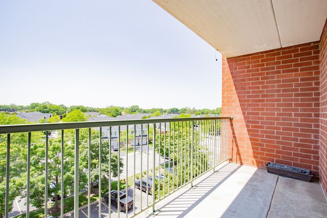 7400 N LINCOLN Avenue 511, Skokie, IL 60076