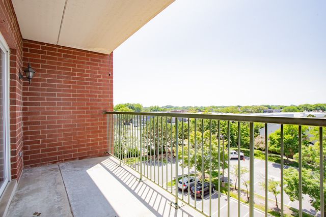 7400 N LINCOLN Avenue 511, Skokie, IL 60076