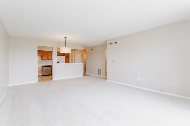 7400 N LINCOLN Avenue 511, Skokie, IL 60076