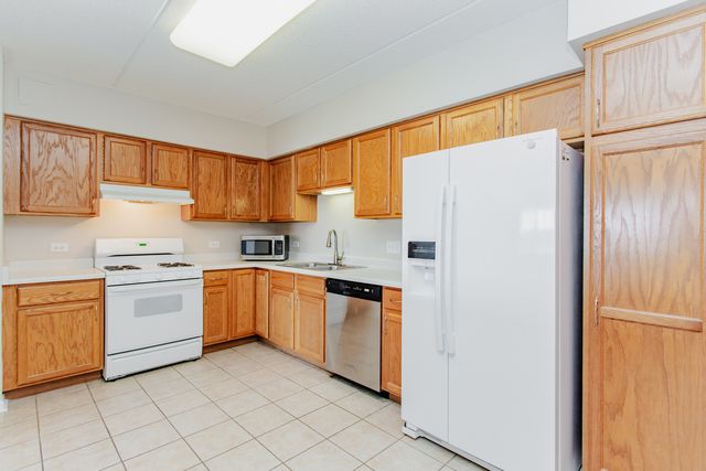 7400 N LINCOLN Avenue 511, Skokie, IL 60076