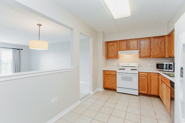 7400 N LINCOLN Avenue 511, Skokie, IL 60076