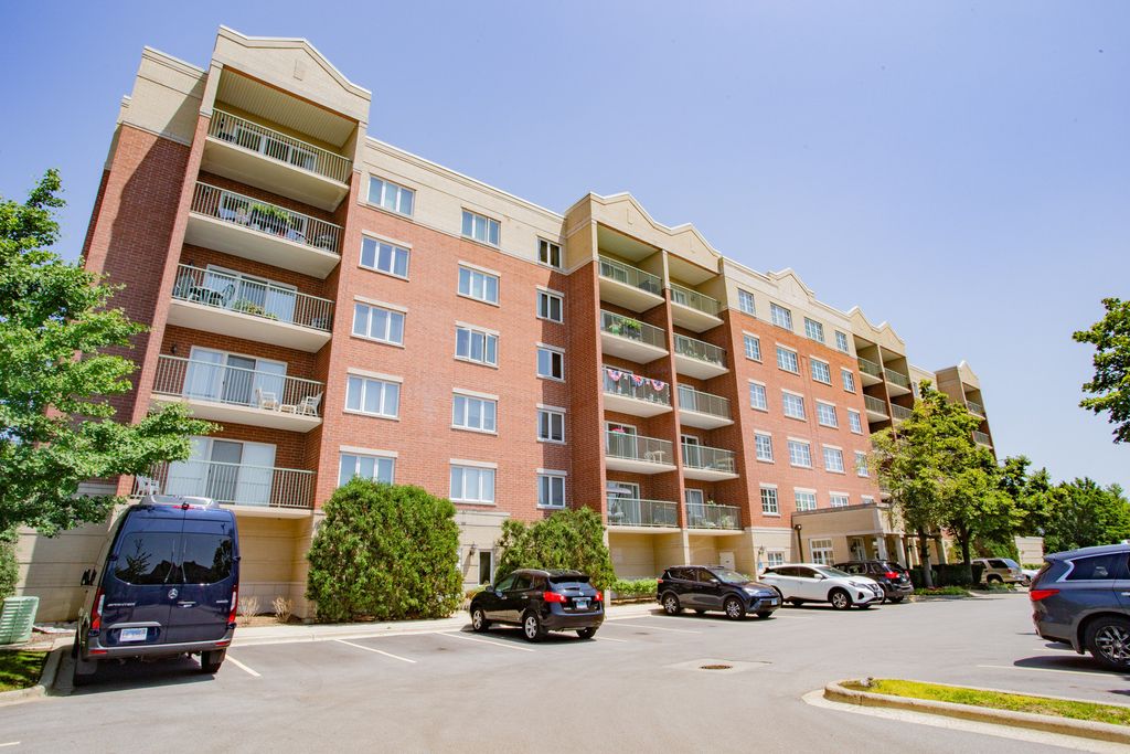 7400 N LINCOLN Avenue 511, Skokie, IL 60076