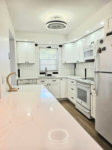 5860 NW 44th Street 412, Lauderhill, FL 33319