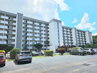 5860 NW 44th Street 412, Lauderhill, FL 33319