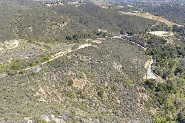 2 La Cresta Highlands Circle, Murrieta, CA 92562