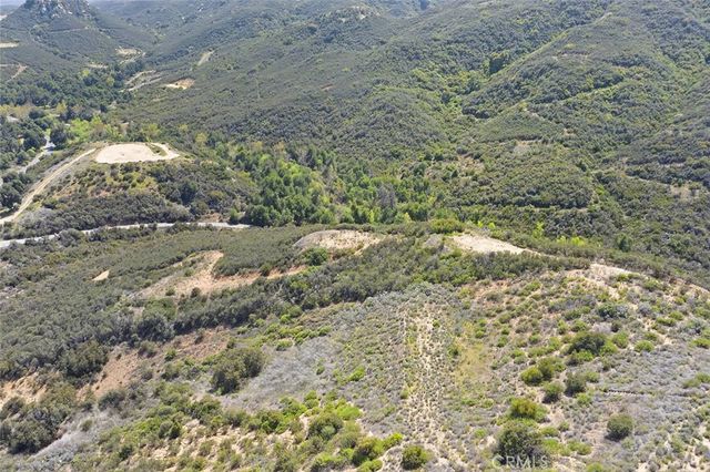 2 La Cresta Highlands Circle, Murrieta, CA 92562