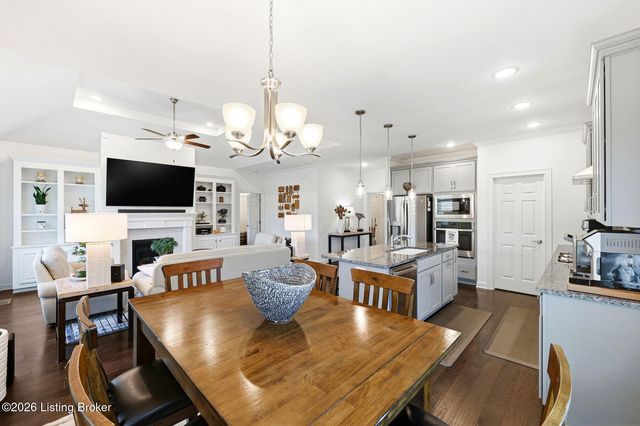 1339 Helm Place Ln, Louisville, KY 40299