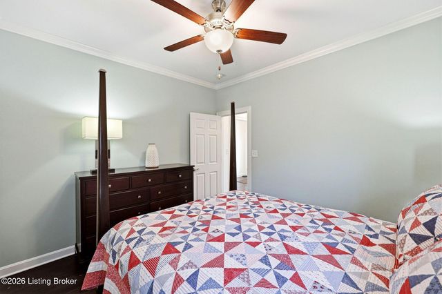 1339 Helm Place Ln, Louisville, KY 40299