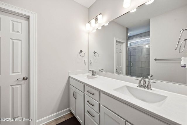 1339 Helm Place Ln, Louisville, KY 40299