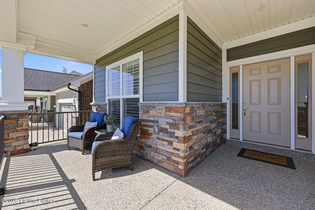 1339 Helm Place Ln, Louisville, KY 40299