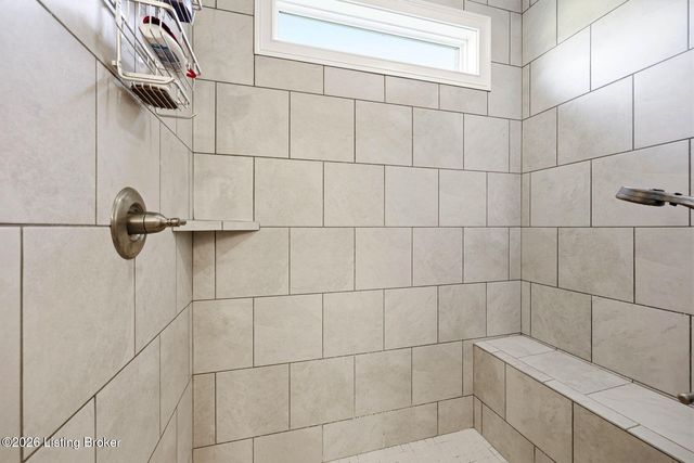 1339 Helm Place Ln, Louisville, KY 40299