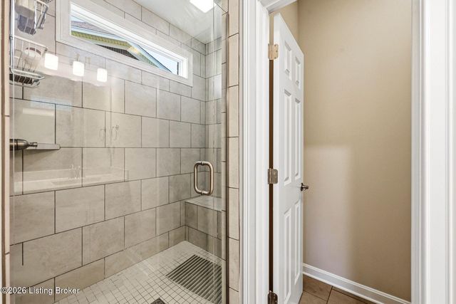1339 Helm Place Ln, Louisville, KY 40299