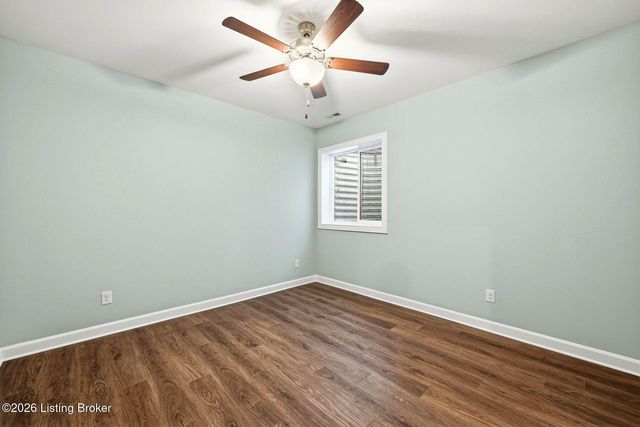1339 Helm Place Ln, Louisville, KY 40299