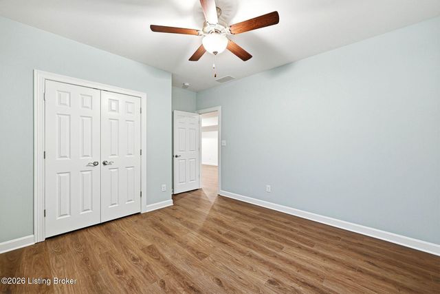 1339 Helm Place Ln, Louisville, KY 40299