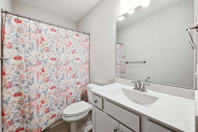 1339 Helm Place Ln, Louisville, KY 40299