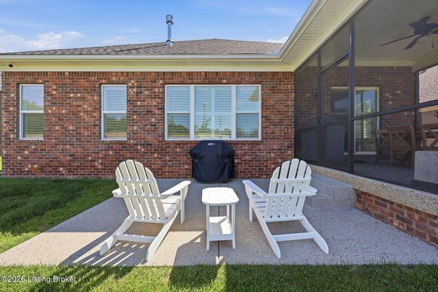 1339 Helm Place Ln, Louisville, KY 40299