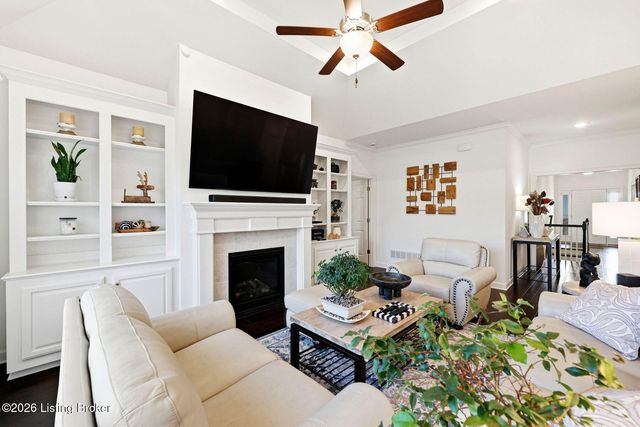 1339 Helm Place Ln, Louisville, KY 40299