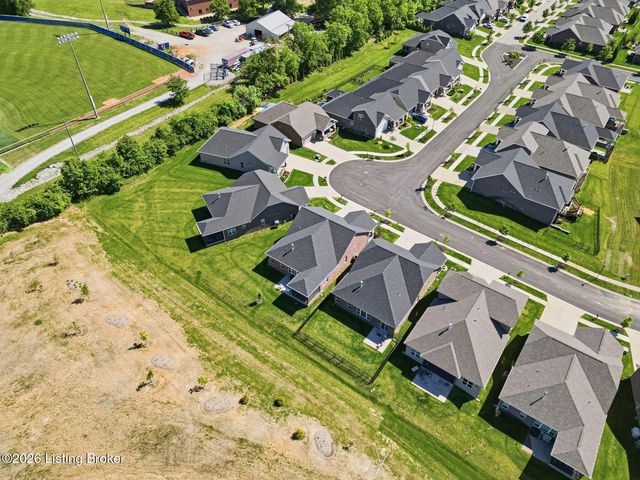 1339 Helm Place Ln, Louisville, KY 40299