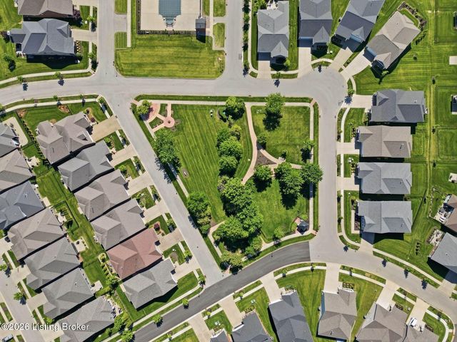 1339 Helm Place Ln, Louisville, KY 40299