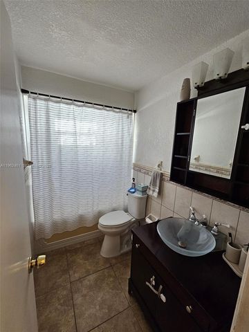 9161 NW 26th Pl, Sunrise, FL 33322