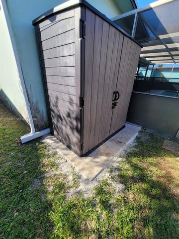 9161 NW 26th Pl, Sunrise, FL 33322