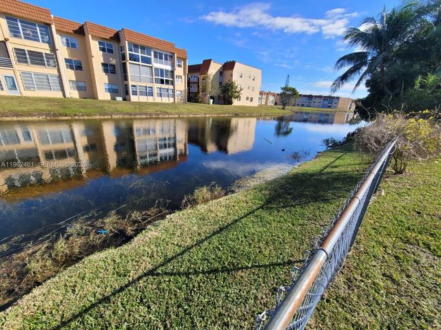 9161 NW 26th Pl, Sunrise, FL 33322