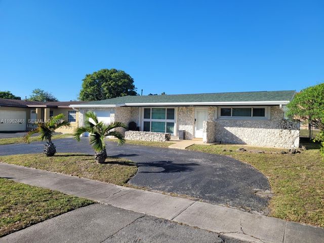 9161 NW 26th Pl, Sunrise, FL 33322