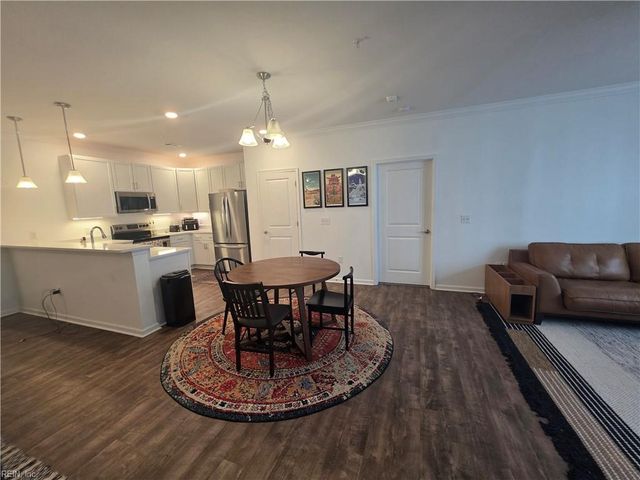 1725 Dromolin Dr 203, Virginia Beach, VA 23456