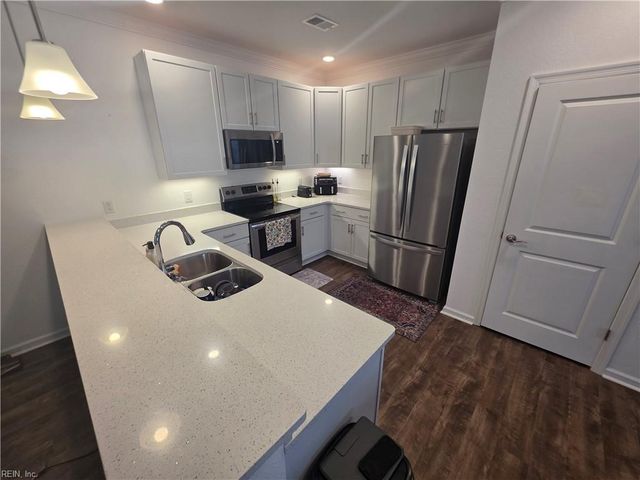 1725 Dromolin Dr 203, Virginia Beach, VA 23456