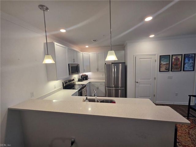 1725 Dromolin Dr 203, Virginia Beach, VA 23456