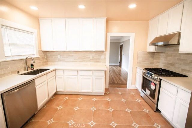 225 Barry, Ventura, CA 93001