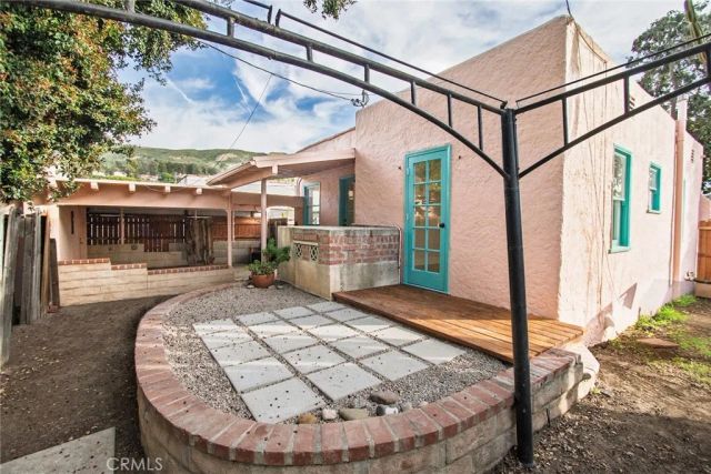 225 Barry, Ventura, CA 93001