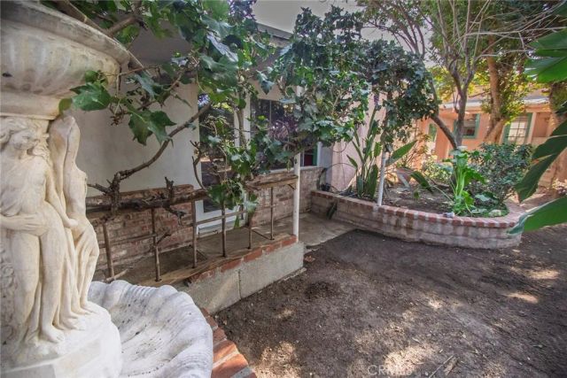 225 Barry, Ventura, CA 93001