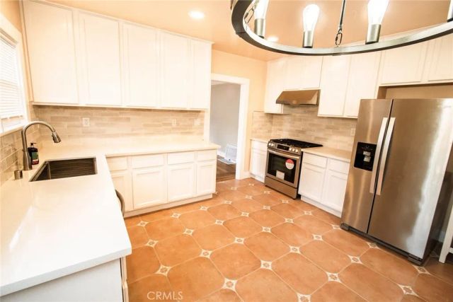 225 Barry, Ventura, CA 93001