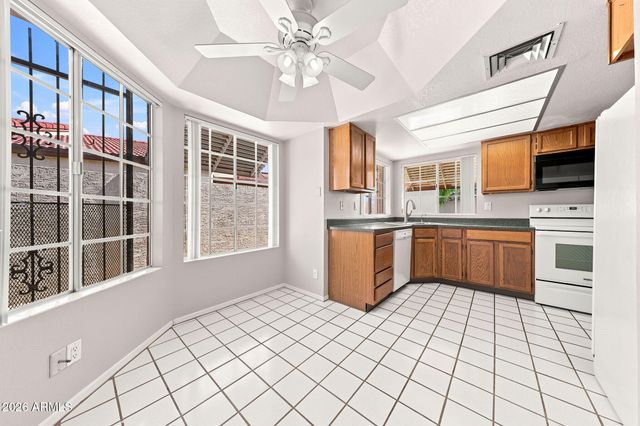 2059 E BROWN Road 16, Mesa, AZ 85213