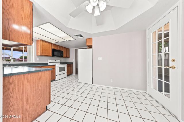 2059 E BROWN Road 16, Mesa, AZ 85213