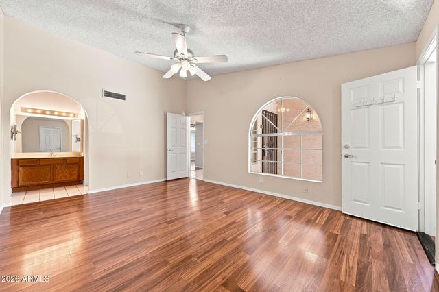 2059 E BROWN Road 16, Mesa, AZ 85213