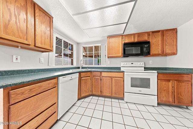 2059 E BROWN Road 16, Mesa, AZ 85213