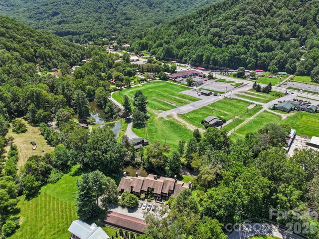 36 Meadows Lane, Maggie Valley, NC 28751