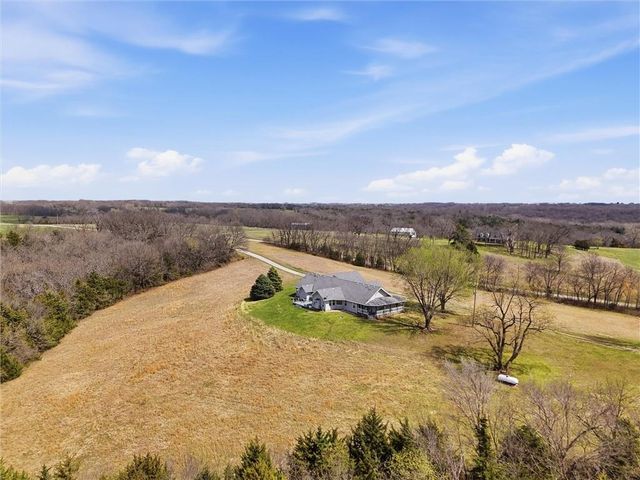29001 219th Street, Easton, KS 66020