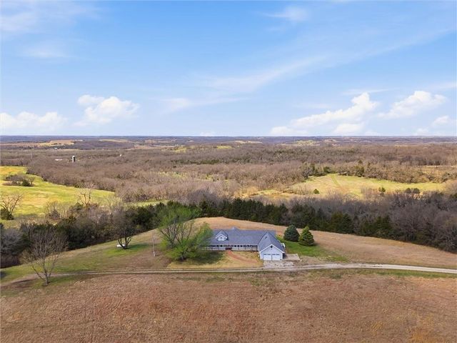 29001 219th Street, Easton, KS 66020