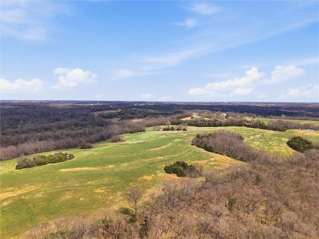 29001 219th Street, Easton, KS 66020