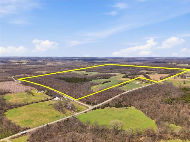 29001 219th Street, Easton, KS 66020